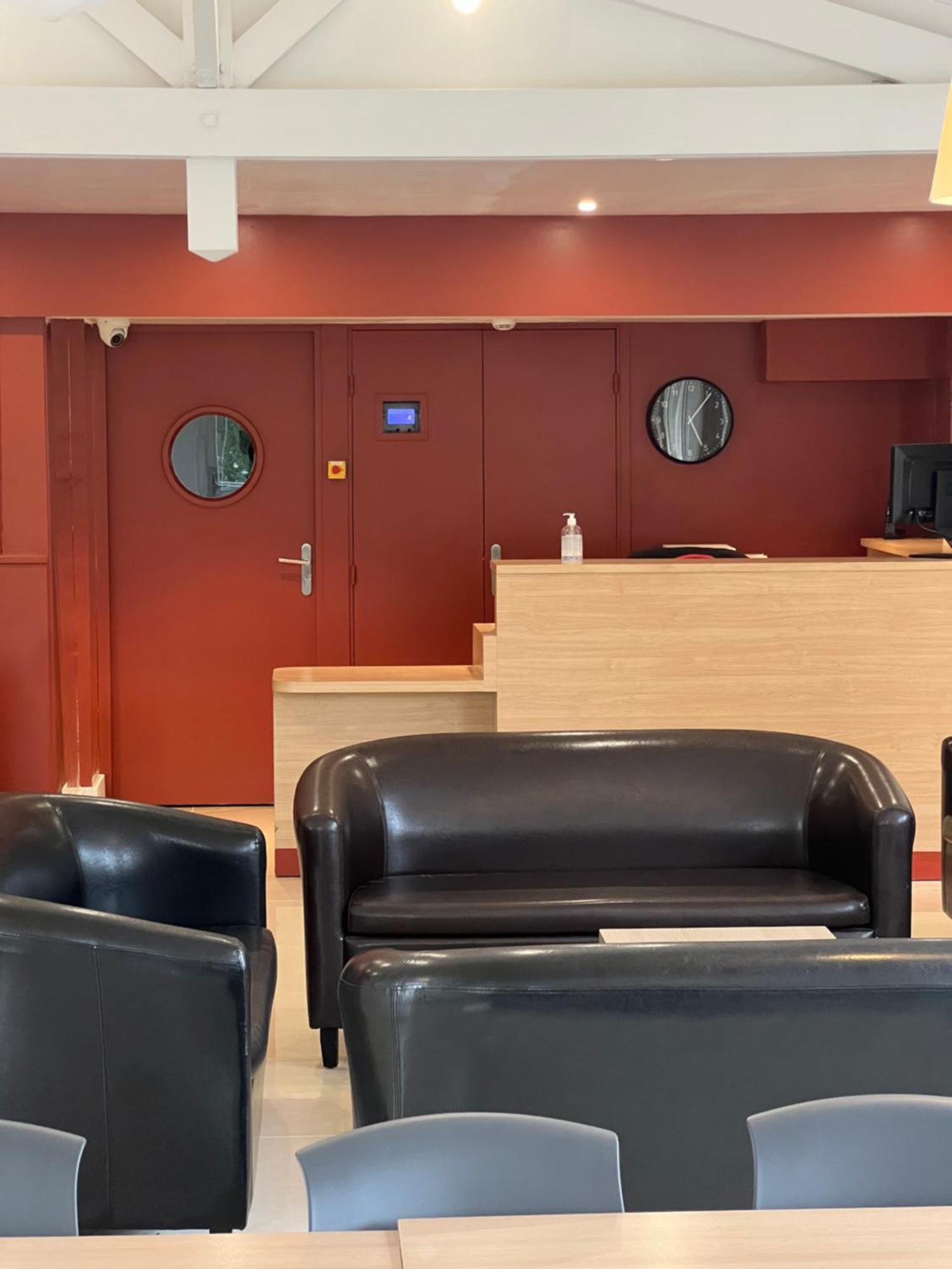 Budget Hotel Melun Sud - Dammarie Les Lys Exteriör bild