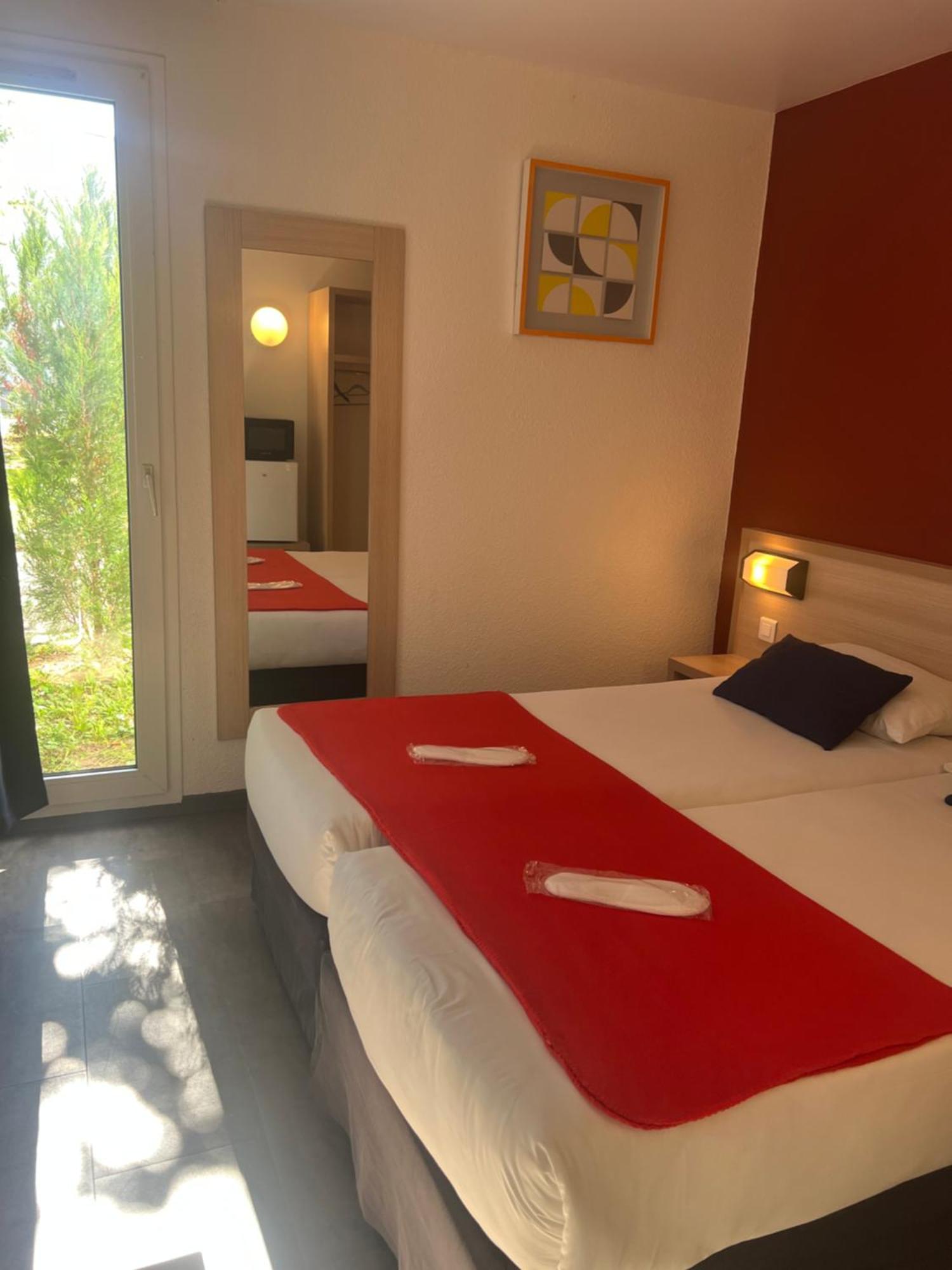 Budget Hotel Melun Sud - Dammarie Les Lys Exteriör bild