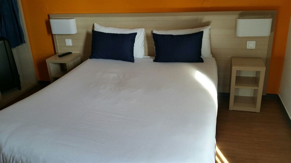 Budget Hotel Melun Sud - Dammarie Les Lys Exteriör bild