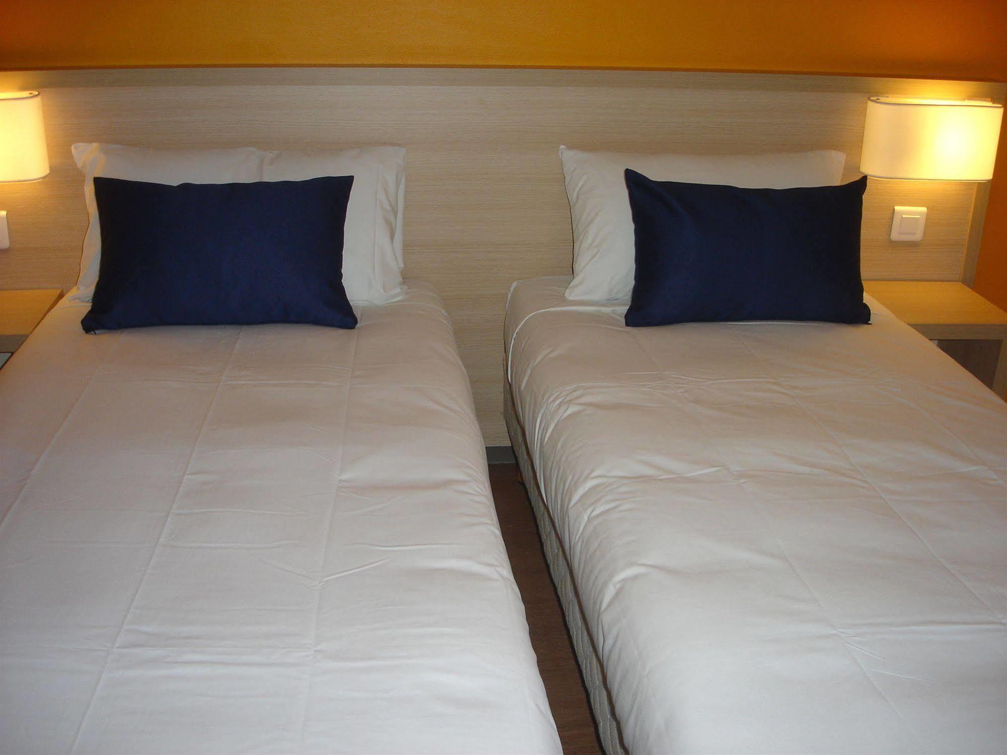 Budget Hotel Melun Sud - Dammarie Les Lys Exteriör bild