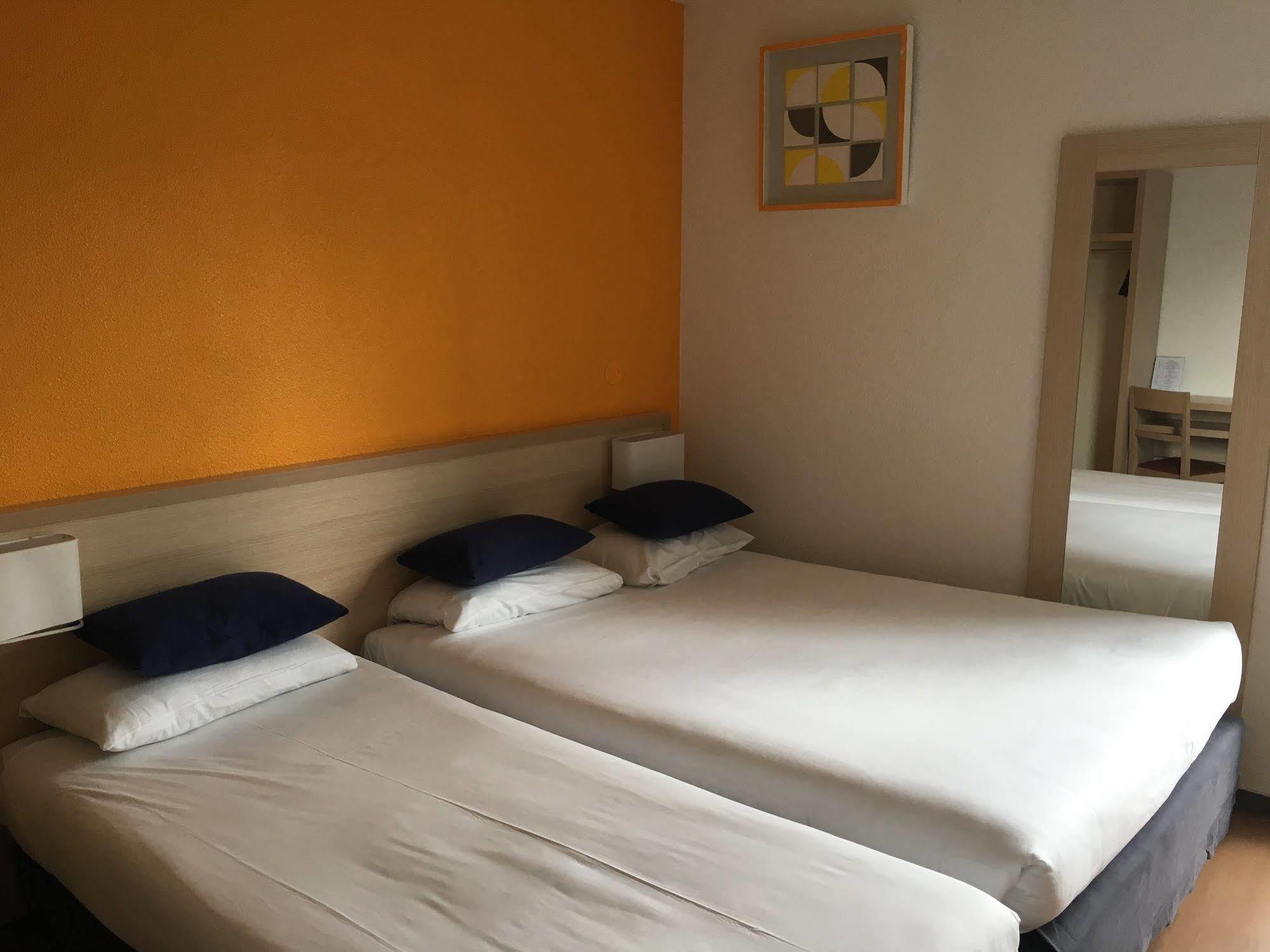 Budget Hotel Melun Sud - Dammarie Les Lys Exteriör bild
